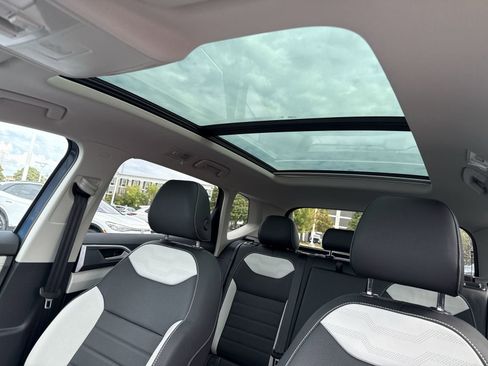 New 2025 Volkswagen Taos SEL image 22