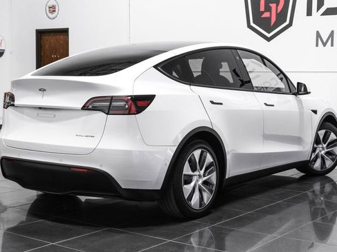 Used 2021 Tesla Model Y Long Range AWD/4WD image 11