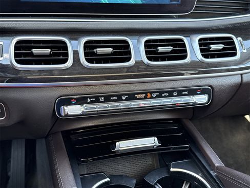 Used 2020 Mercedes-Benz GLS 450 4MATIC image 31