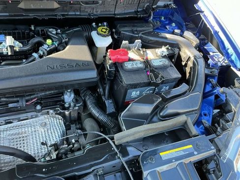 Used 2018 Nissan Rogue SV image 19