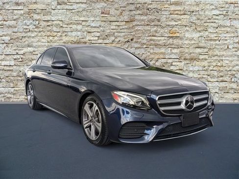 Used 2020 Mercedes-Benz E 350 4MATIC Sedan image 2