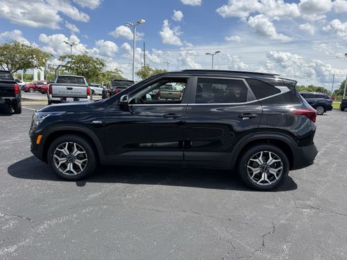 Used 2023 Kia Seltos EX AWD/4WD image 8