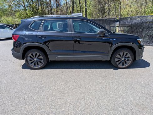 Used 2023 Volkswagen Taos S FWD image 3