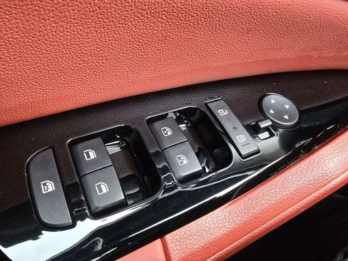 Used 2023 Kia Sportage SX image 30