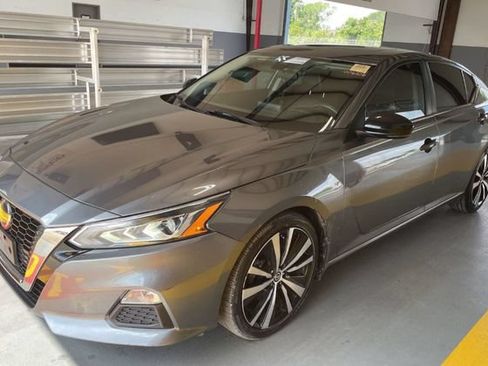 Used 2022 Nissan Altima 2.0 SR FWD image 1