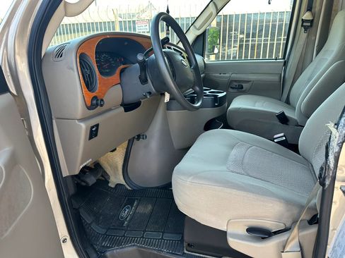 Used 2006 Ford E-450 and Econoline 450 image 17
