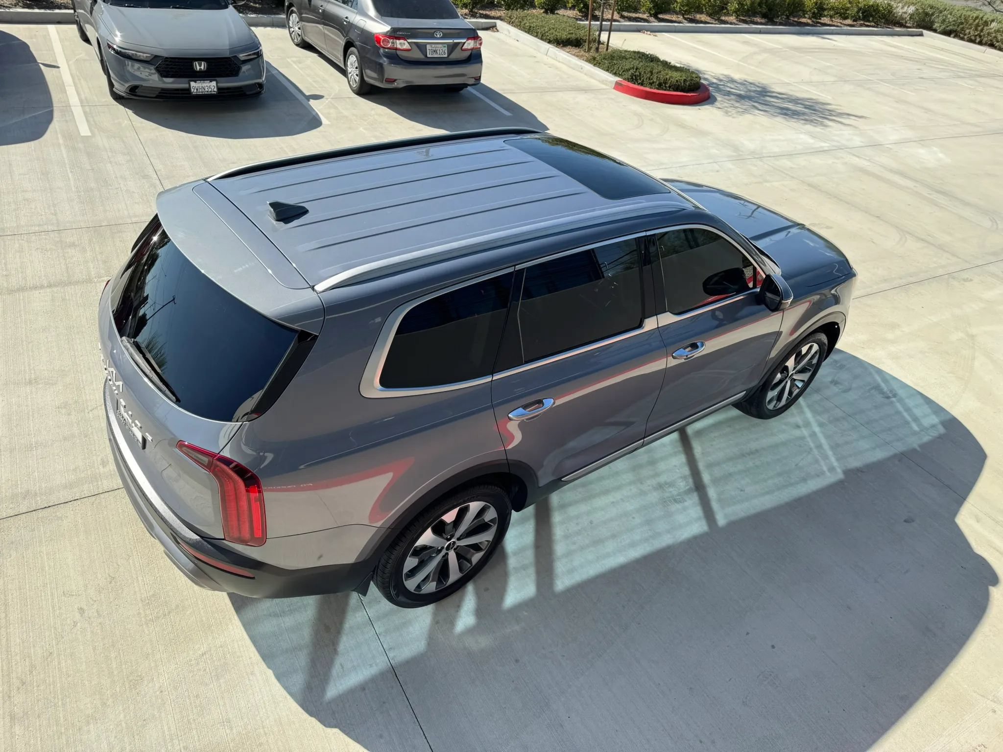Used 2022 Kia Telluride S FWD image 17