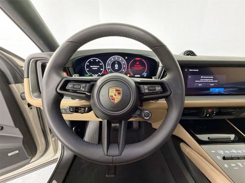 Certified 2026 Porsche Cayenne Coupe AWD/4WD image 20