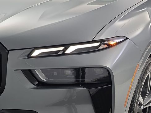 New 2026 BMW X7 xDrive40i w/ M Sport Package image 32