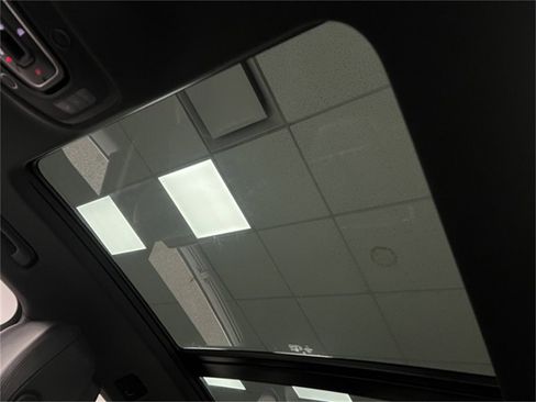 Used 2018 Audi SQ5 Prestige w/ Prestige Package image 44