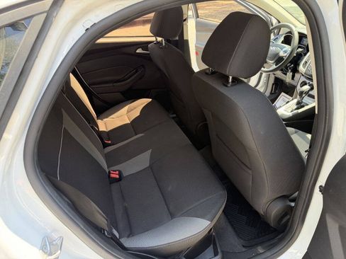 Used 2014 Ford Focus SE FWD image 17