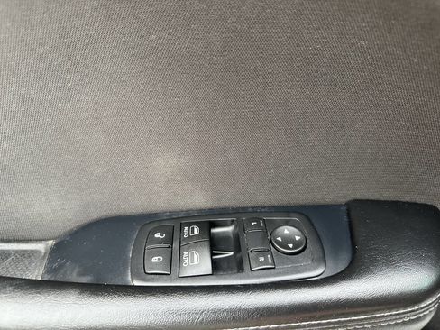 Used 2016 Dodge Challenger SXT image 12