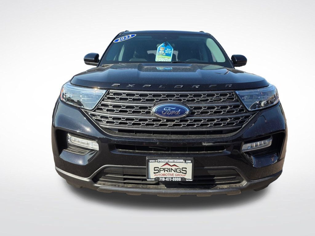 Used 2023 Ford Explorer XLT w/ Equipment Group 202A AWD/4WD image 7