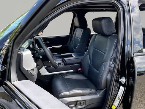 Used 2025 Toyota Tundra Platinum AWD/4WD image 15