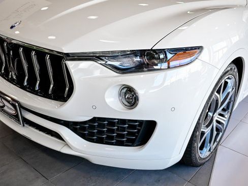 Used 2023 Maserati Levante GT AWD/4WD image 10