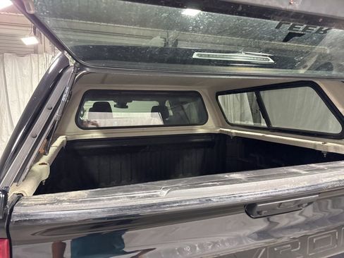 Used 2023 Chevrolet Silverado 1500 LT w/ Z71 Off-Road Package image 18