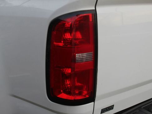 Used 2018 Chevrolet Colorado W/T image 34