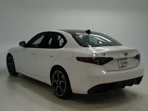 Used 2026 Alfa Romeo Giulia AWD image 5