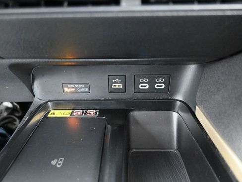 Used 2025 Toyota Camry LE image 21