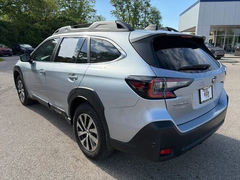 Used 2024 Subaru Outback Premium AWD/4WD image 5
