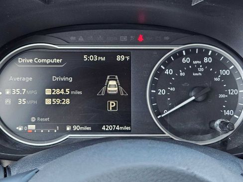 Used 2025 Nissan Versa SV FWD image 27