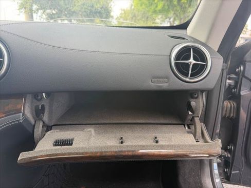 Used 2013 Mercedes-Benz SL 550 image 12