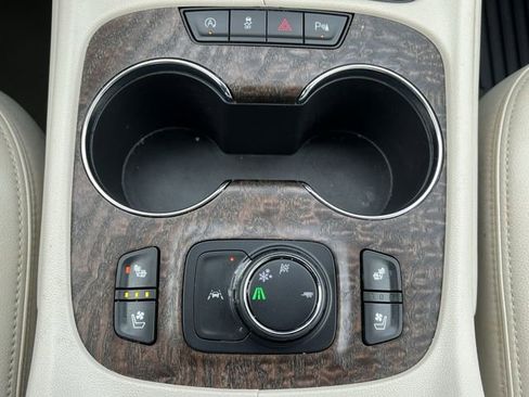 Used 2022 GMC Acadia Denali w/ Trailering Package image 17