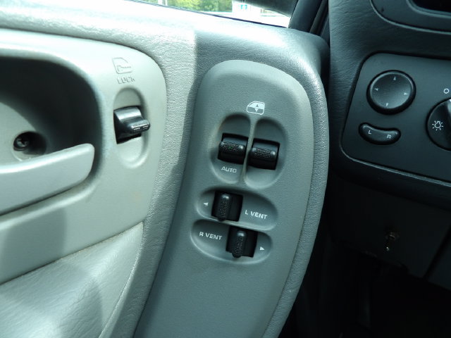 Used 2006 Dodge Grand Caravan SE FWD image 22