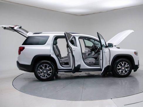 Used 2023 GMC Acadia SLT w/ Preferred Package image 14