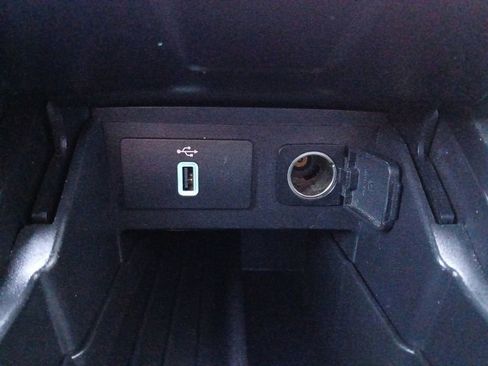 Used 2017 Ford Explorer Platinum image 6