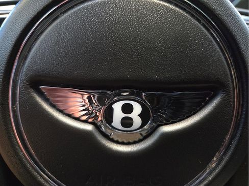 Used 2018 Bentley Bentayga image 20