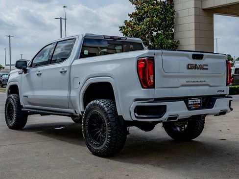 Used 2022 GMC Sierra 1500 AT4 w/ AT4 Premium Package AWD/4WD image 7