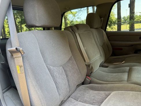 Used 2004 Chevrolet Tahoe LS w/ Preferred Equipment Group AWD/4WD image 17