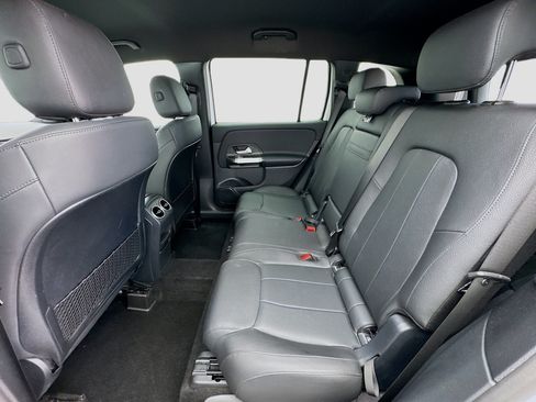 Used 2023 Mercedes-Benz GLB 250 w/ Premium Package image 15