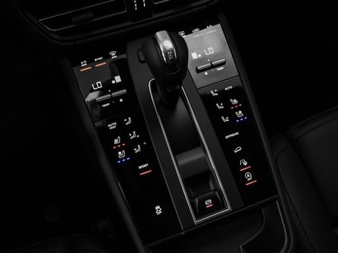 Certified 2025 Porsche Macan image 31