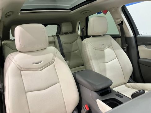 Used 2017 Cadillac XT5 Luxury w/ Driver Awareness Package FWD image 42