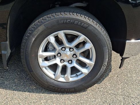 Used 2023 Chevrolet Silverado 1500 LT AWD/4WD image 11