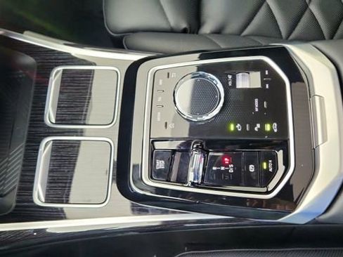 Used 2025 BMW 740i image 56