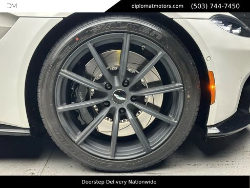 Used 2020 Aston Martin V8 Vantage Coupe image 34