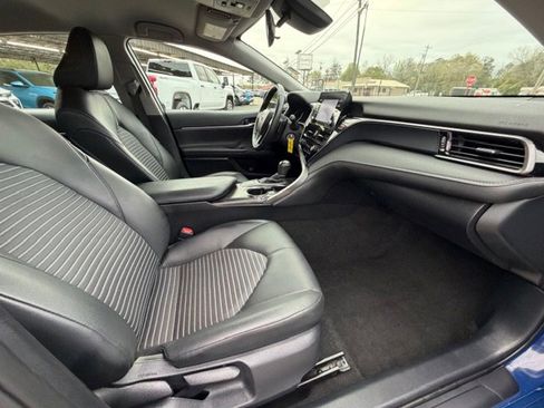 Used 2024 Toyota Camry SE image 13