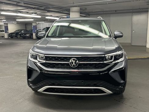 Used 2022 Volkswagen Taos SEL w/ Panoramic Sunroof Package AWD/4WD image 32