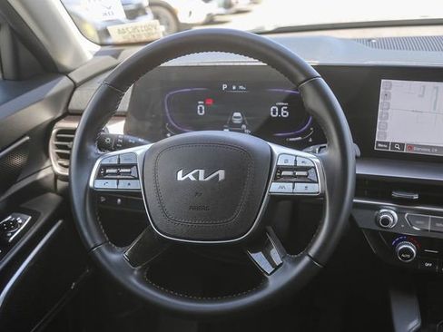 Certified 2024 Kia Telluride LX FWD image 16