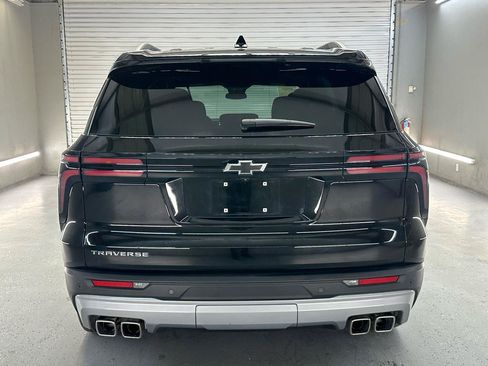 Used 2025 Chevrolet Traverse LT w/ Sun and Wheel Package FWD image 8