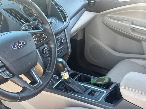Used 2017 Ford Escape SE w/ SE Leather Comfort Package AWD/4WD image 19