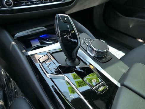 Used 2023 BMW 530i w/ Convenience Package RWD image 22