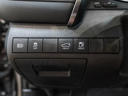 Certified 2020 Toyota Camry LE FWD image 22