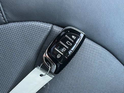 Used 2019 Buick Envision Essence AWD/4WD image 34