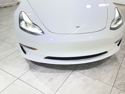 Used 2023 Tesla Model 3 Standard Range image 9