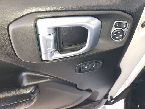 Used 2022 Jeep Gladiator Sport AWD/4WD image 30