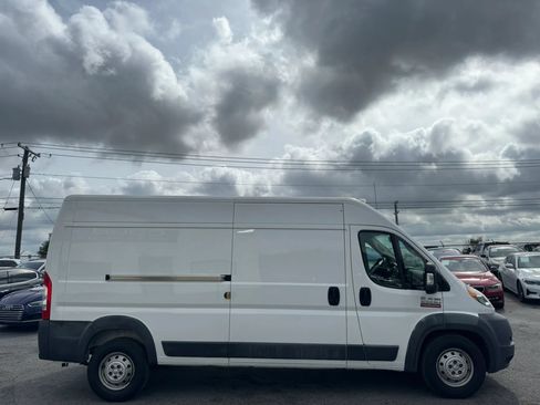 Used 2018 RAM ProMaster 2500 FWD image 4